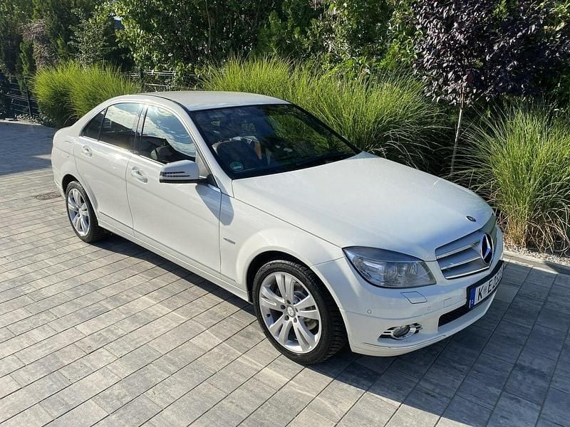 Biały Używany 2008 Mercedes C180 Sedan/Limuzyna | 29 900 zł (Uczciwa cena) - Obraz 1/4