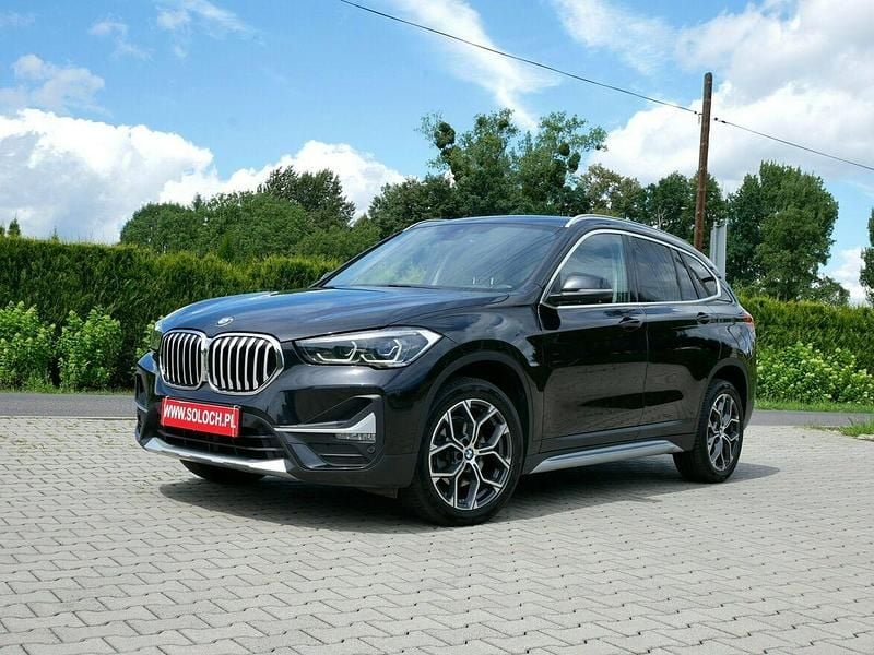 Czarny Używany 2021 BMW X1 xLine SUV | 93 600 zł (Uczciwa cena) - Obraz 1/4