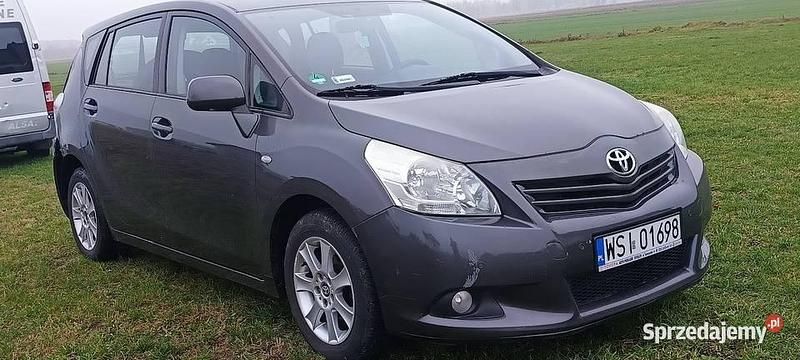 Używany Toyota Verso 2009 Minivan