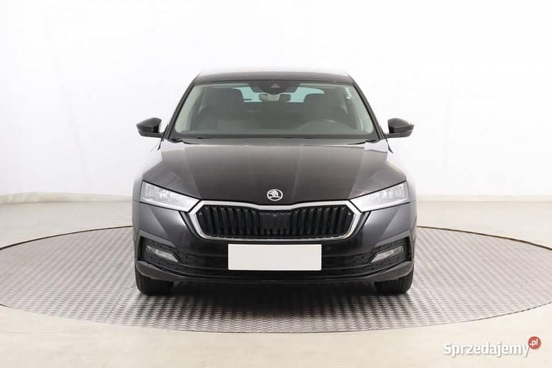 Czarny Używany 2020 Skoda Octavia Hatchback | 65 999 zł (Uczciwa cena) - Obraz 1/4