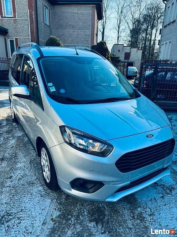 Używany Ford Courier 2019 Srebrny Minivan