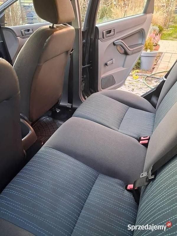 Używany Ford Focus 2007 Granatowy Hatchback