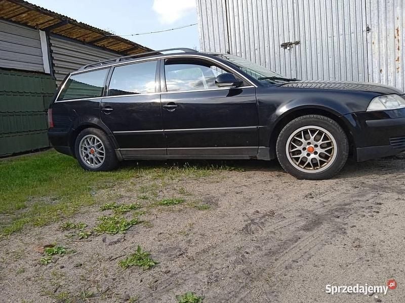 Czarny Używany 2005 VW Passat Kombi | 4950 zł (Uczciwa cena) - Obraz 1/4