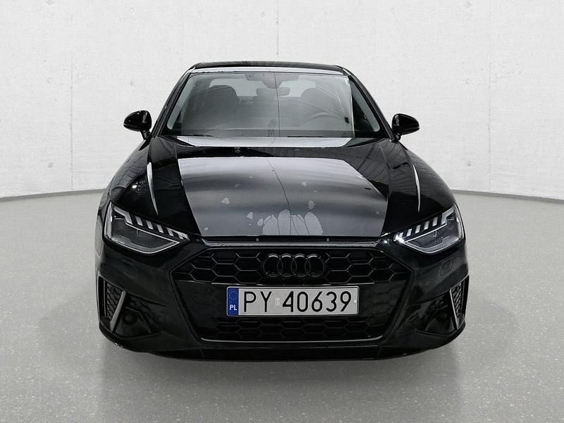 Używany Audi A4 150 KM (110 kW) 2023 Czarny Sedan/Limuzyna