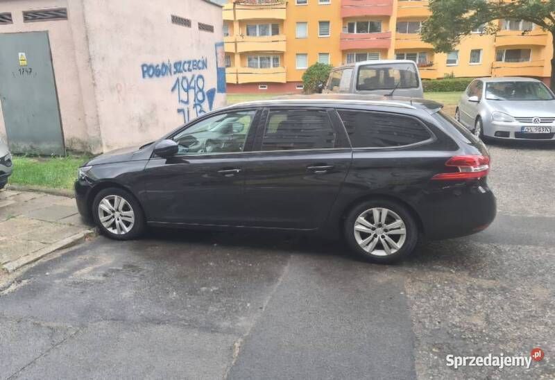 Czarny Używany 2018 Peugeot 308 Kombi | 34 000 zł (Uczciwa cena) - Obraz 1/4