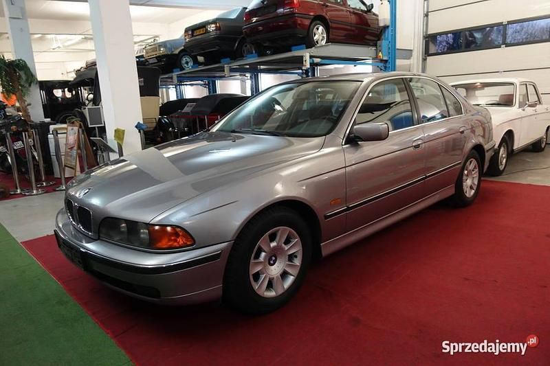 Szary Używany 1997 BMW 520 Hatchback | 18 900 zł - Obraz 1/4