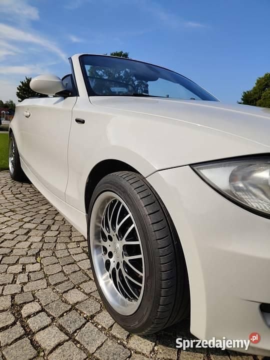 Biały Używany 2008 BMW 120 Cabriolet Exclusive Kabriolet | 22 900 zł - Obraz 1/4