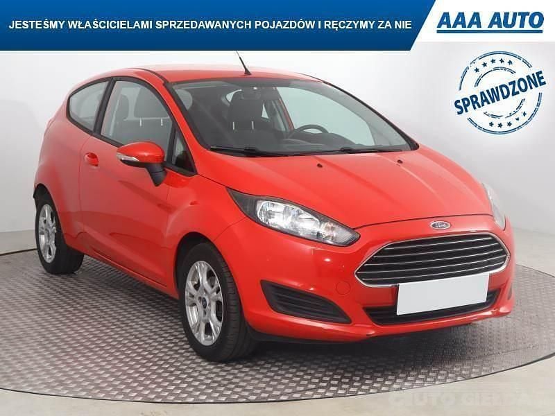 Używany Ford Fiesta 2014 Czerwony Hatchback