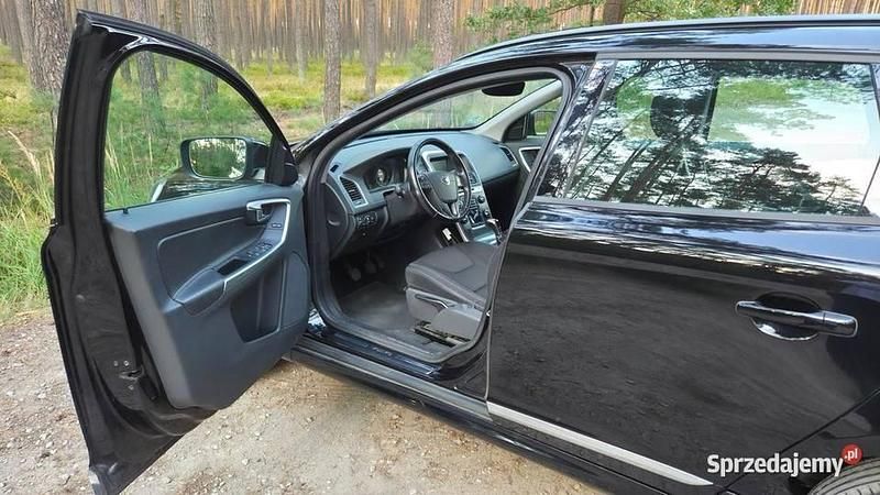 Używany Volvo XC60 2016 Czarny SUV