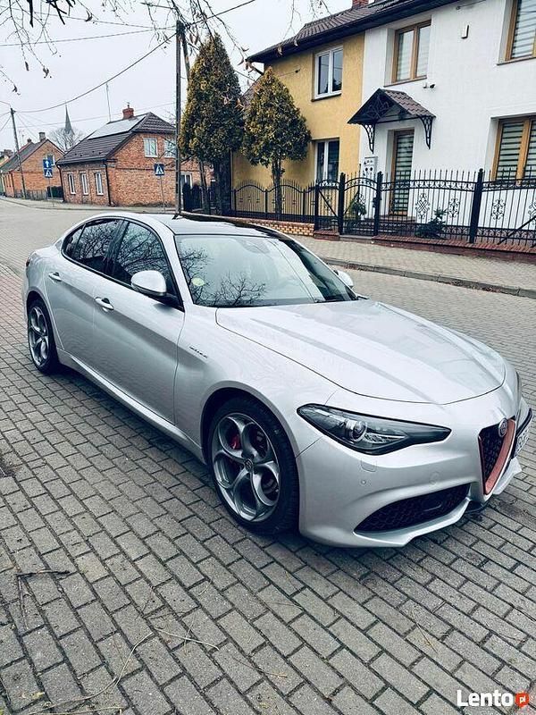 Używany Alfa Romeo Giulia 2018 Srebrny Sedan/Limuzyna