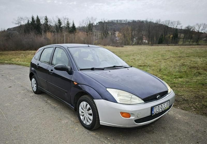 Niebieski Używany 2000 Ford Focus Hatchback | 2100 zł (Uczciwa cena) - Obraz 1/4