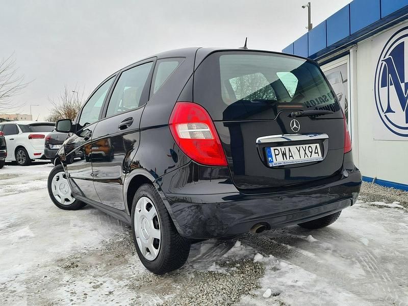Używany Mercedes A160 95 KM (69 kW) 2012 Czarny Hatchback