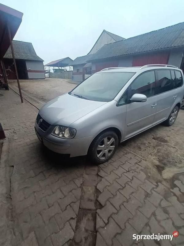 Srebrny Używany 2007 VW Touran Minivan | 8800 zł (Dobra cena) - Obraz 1/4