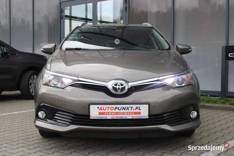 Używany 2017 Toyota Auris | 59 900 zł (Drogi) - Obraz 1/4