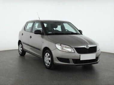 Beżowy Używany 2010 Skoda Fabia Hatchback | 17 999 zł (Uczciwa cena) - Obraz 1/4