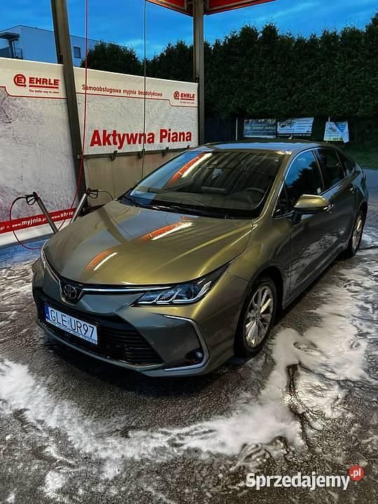 Używany Toyota Corolla Comfort 132 KM (97 kW) 2019 Sedan/Limuzyna