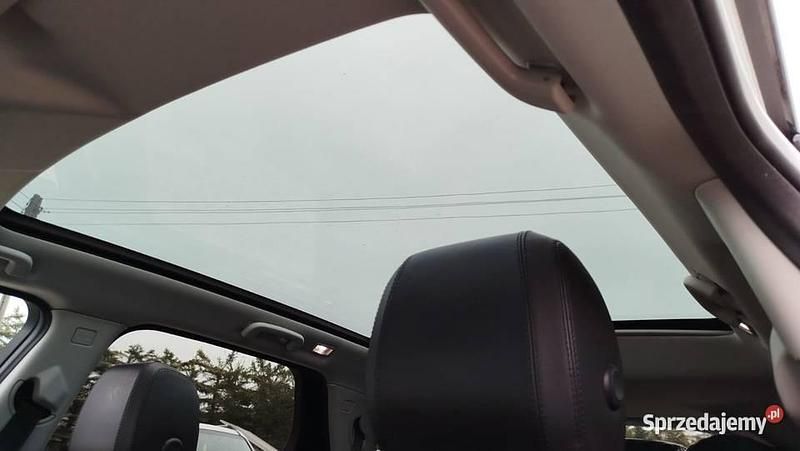 Biały Używany 2016 Land Rover Discovery Sport SUV | 69 900 zł (Dość drogi) - Obraz 1/4
