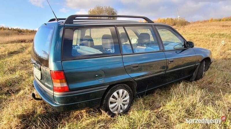 Zielony Używany 1997 Opel Astra Kombi | 2950 zł - Obraz 1/4