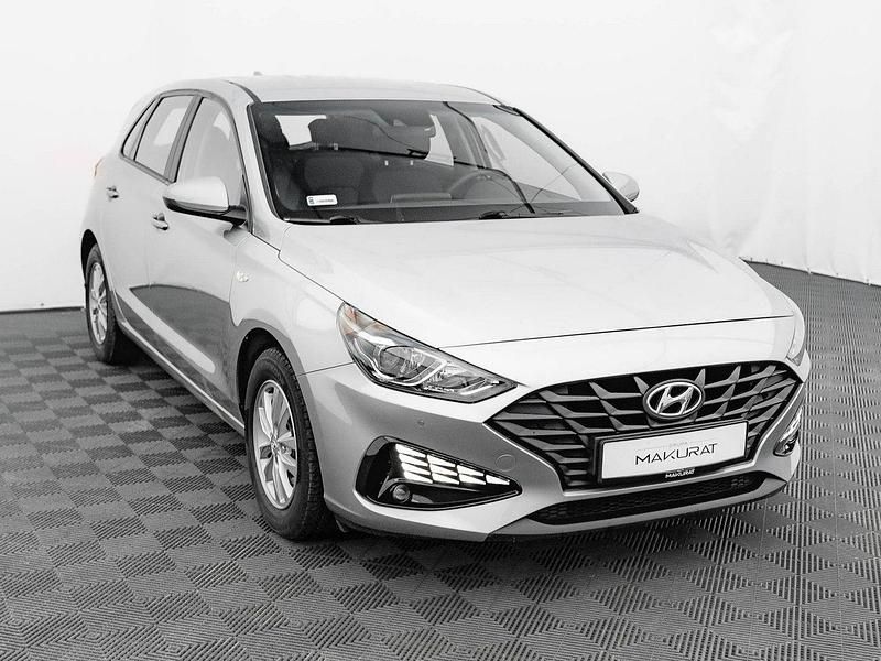 Używany Hyundai i30 110 KM (80 kW) 2022 Srebrny (metalik) Hatchback