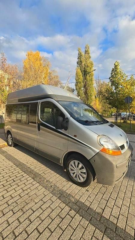 Używany Renault Trafic 2006 Srebrny Minivan