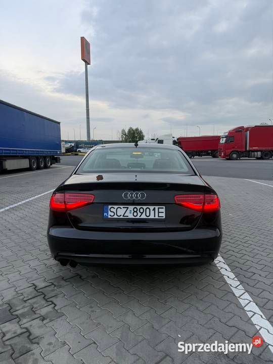 Czarny Używany 2012 Audi A4 Sedan/Limuzyna | 40 000 zł (Uczciwa cena) - Obraz 1/4