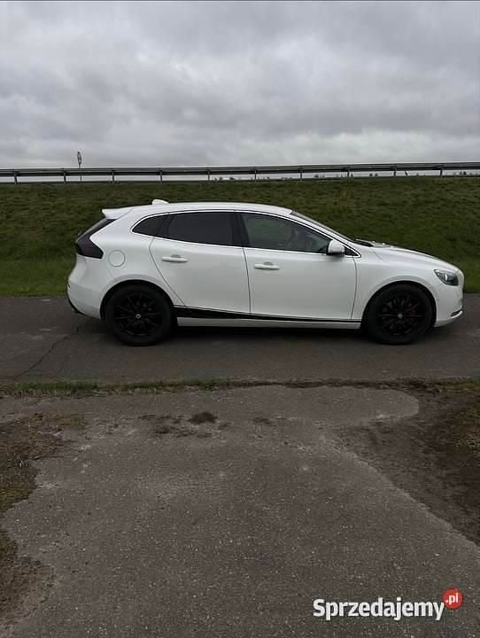 Biały Używany 2012 Volvo V40 Kombi | 37 600 zł (Dość drogi) - Obraz 1/4