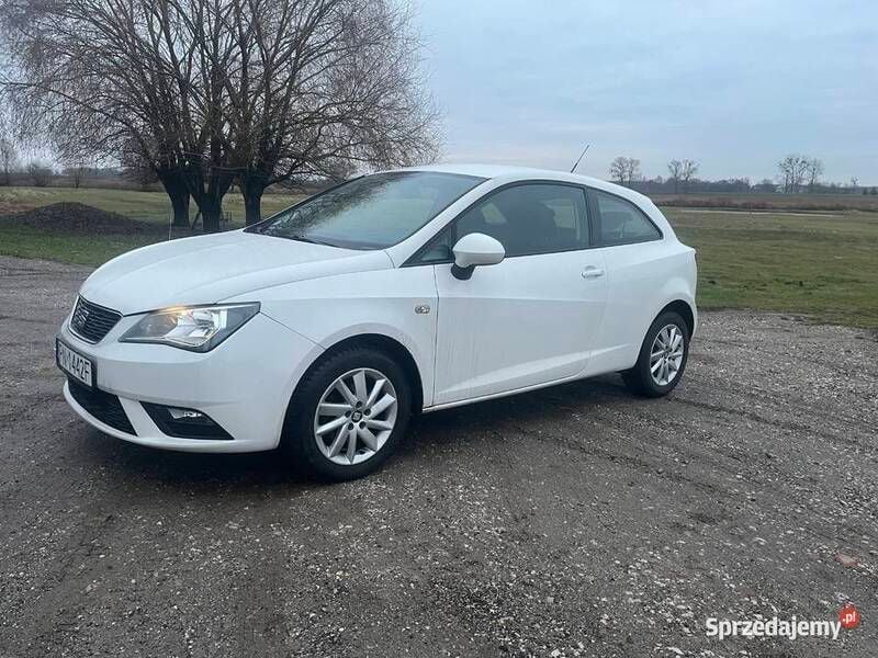 Biały Używany 2015 Seat Ibiza Hatchback | 17 000 zł (Dobra cena) - Obraz 1/4