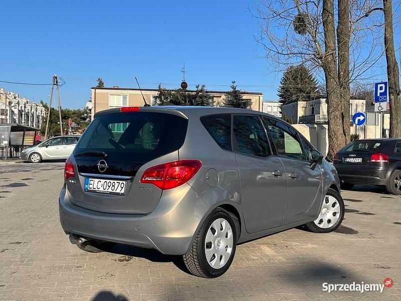 Używany Opel Meriva Enjoy 2013 Beżowy Minivan
