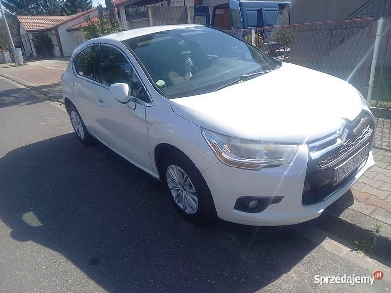 Używany Citroën DS4 112 KM (82 kW) 2012 Biały Hatchback