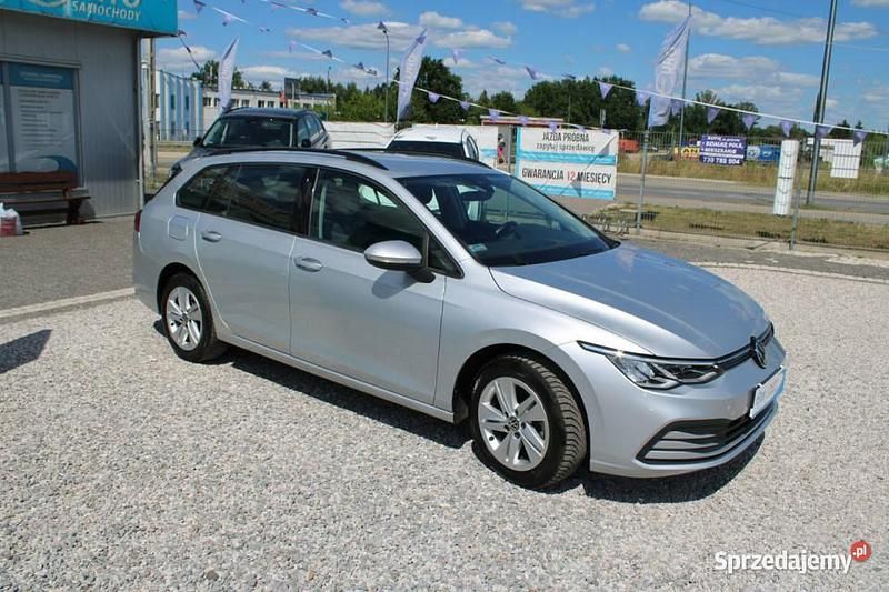 Używany VW Golf VIII Life 2022 Srebrny Kombi