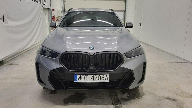 Używany BMW X6 Sport Line 286 KM (210 kW) 2023 Szary SUV