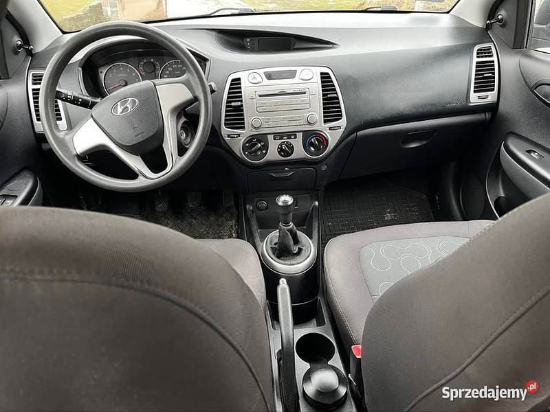 Używany Hyundai i20 2010 Srebrny Hatchback