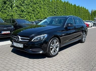 Czarny Używany 2016 Mercedes C350e Avantgarde Kombi | 64 500 zł - Obraz 1/4