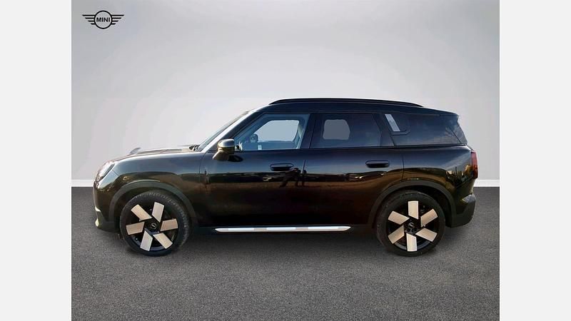 Używany Mini Countryman 150 KM (110 kW) 2024 Midnight black ii metalizowany SUV