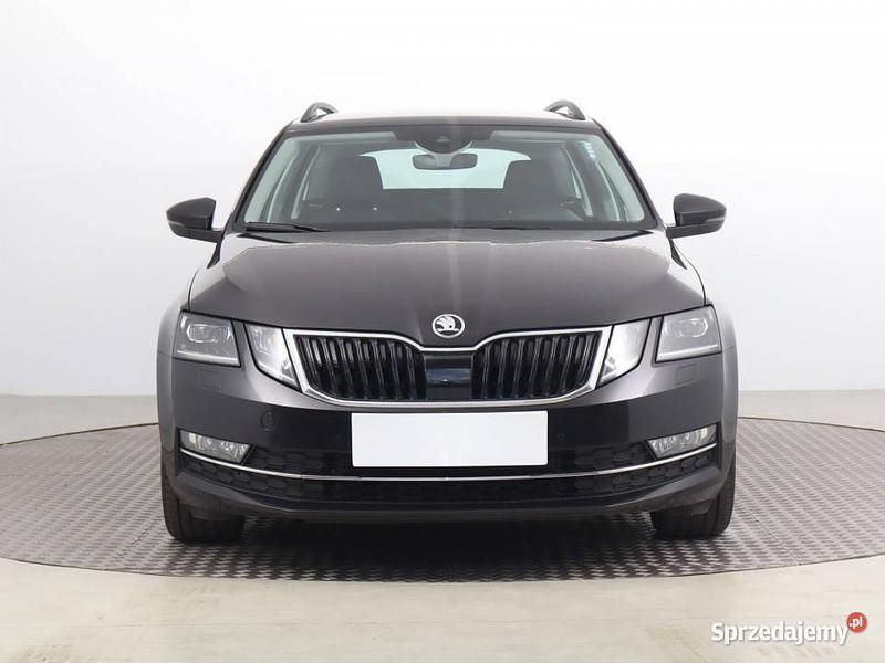 Czarny Używany 2019 Skoda Octavia Kombi | 51 499 zł (Dobra cena) - Obraz 1/4