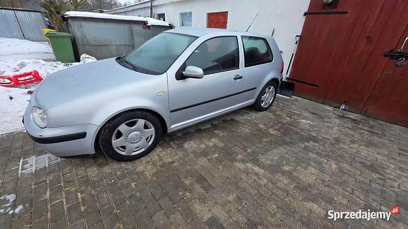 Używany VW Golf IV 1999 Srebrny Hatchback