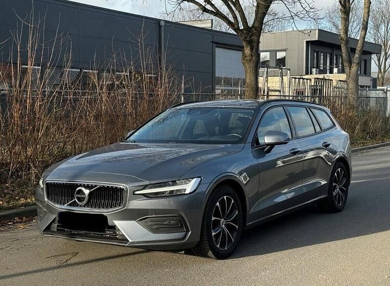 Szary Używany 2021 Volvo V60 Kombi | 69 000 zł - Obraz 1/4