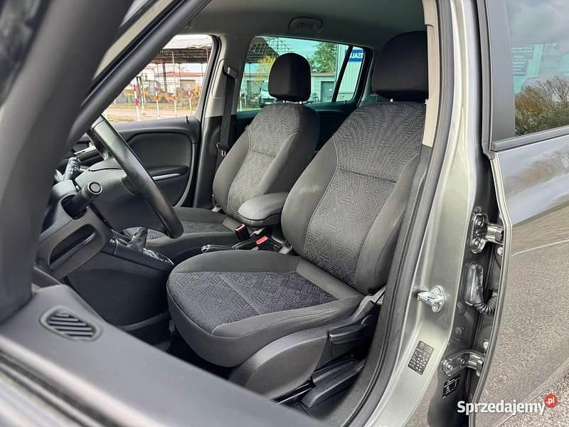 Używany Opel Zafira 2018 Szary Minivan