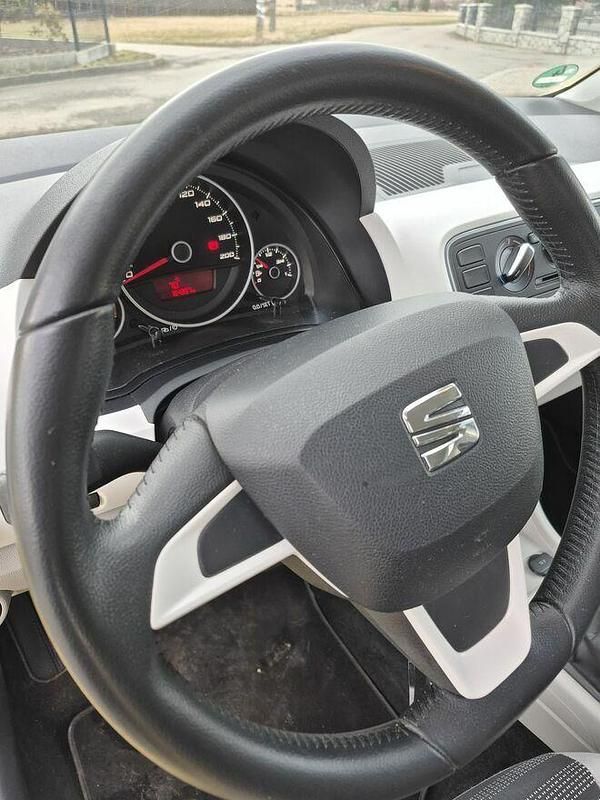 Używany Seat Mii 2013 Żółtozłoty Hatchback