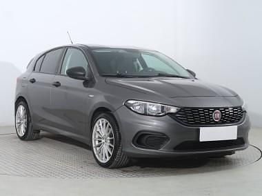Szary Używany 2018 Fiat Tipo Hatchback | 26 999 zł (Uczciwa cena) - Obraz 1/4