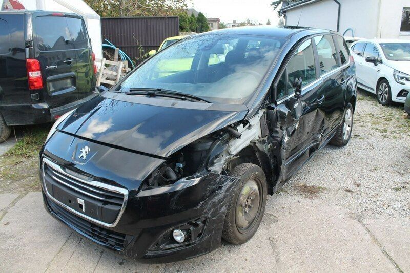 Czarny Używany 2014 Peugeot 5008 Minivan | 10 900 zł - Obraz 1/4