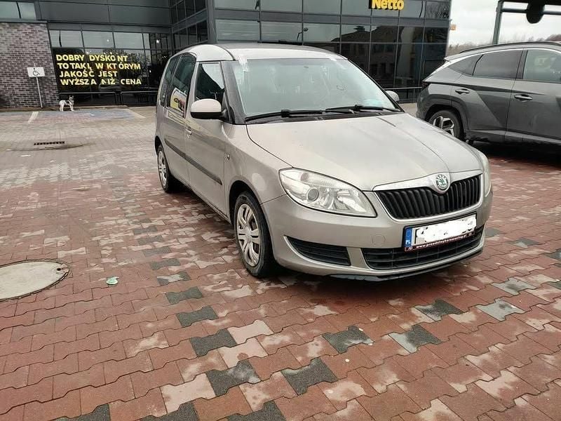 Srebrny Używany 2011 Skoda Roomster Minivan | 12 500 zł (Uczciwa cena) - Obraz 1/2