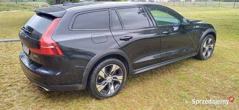 Używany 2021 Volvo V60 CC Pro Kombi | 144 000 zł (Dobra cena) - Obraz 1/4