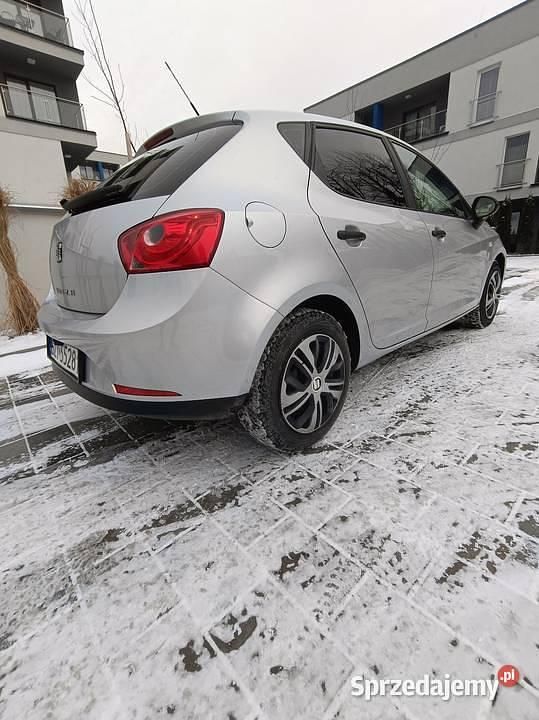 Używany Seat Ibiza 2009 Srebrny Hatchback