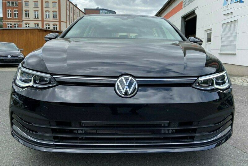 Czarny (metalik) Używany 2020 VW Golf VIII Sedan/Limuzyna | 108 000 zł - Obraz 1/4