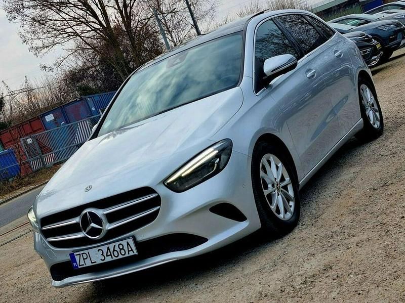Używany Mercedes B200 2020 Srebrny Minivan