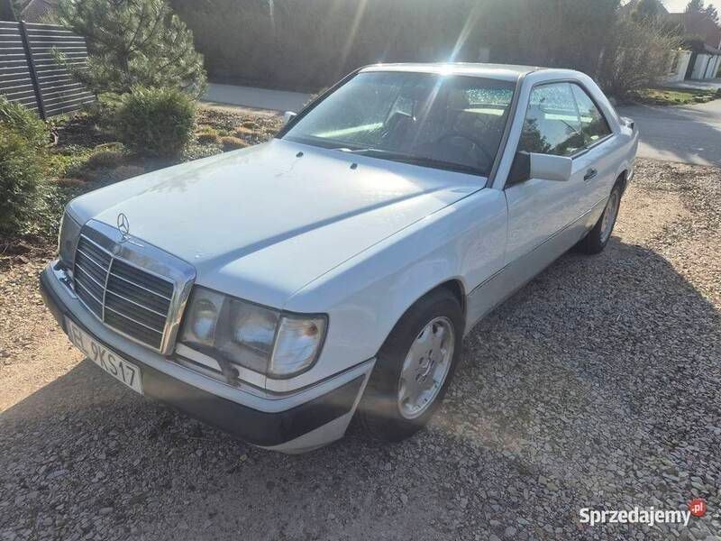 Biały Używany 1990 Mercedes E300 Coupe | 29 900 zł - Obraz 1/4