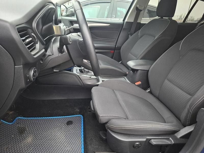 Używany Ford Focus 2019 Niebieski Kombi