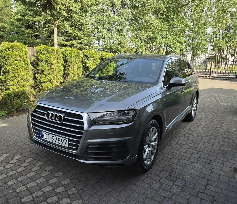 Srebrny Używany 2016 Audi Q7 SUV | 108 000 zł (Uczciwa cena) - Obraz 1/4