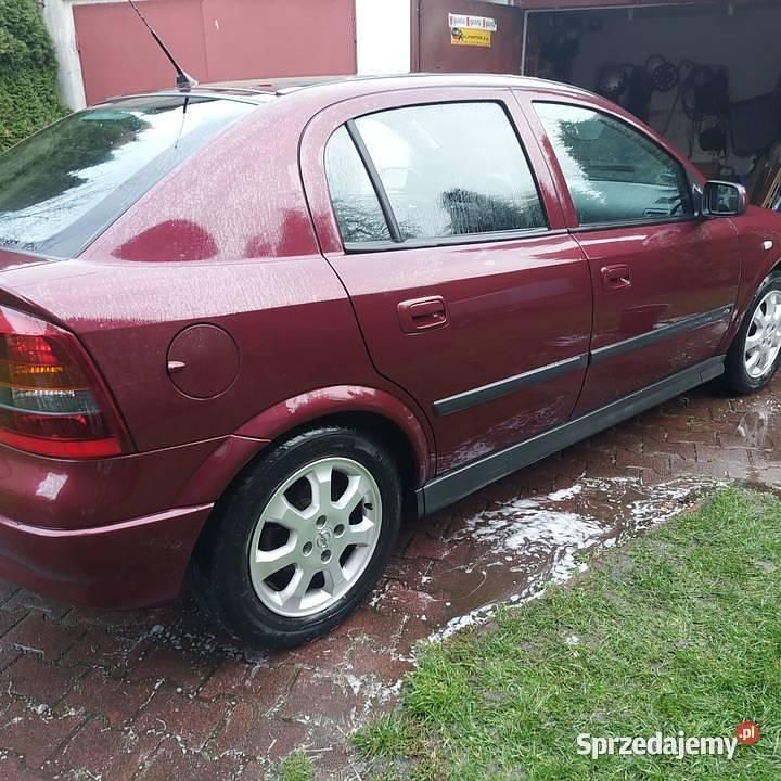 Bordowy Używany 2003 Opel Astra Hatchback | 3900 zł (Uczciwa cena) - Obraz 1/4
